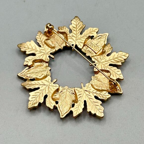 Wreath of Fall Leaf Pin Brooch Autumn Enameled Fall Color Round Wreath Signed KC - Picture 3 of 5